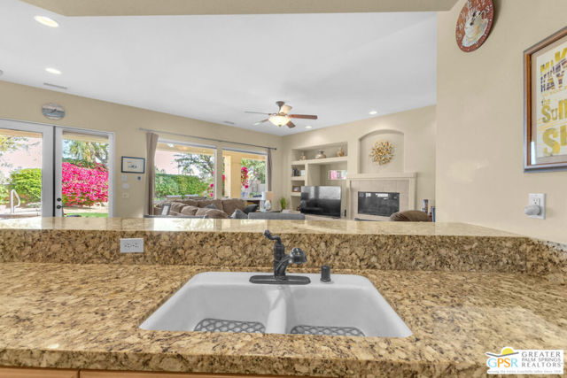 41728 Via Treviso, Palm Desert CA: https://media.crmls.org/mediaz/3864b298-aff4-4db6-85a0-2adb3d3fa5ac.jpg