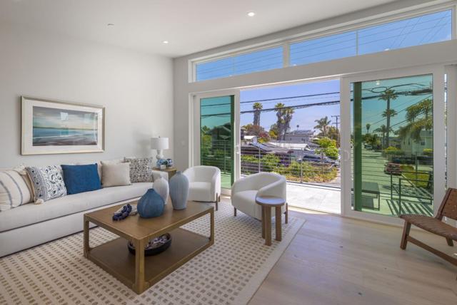 355 30th Avenue, Santa Cruz CA: https://media.crmls.org/mediaz/3864f49b-0e1c-4c80-93dc-6461f6614426.jpg