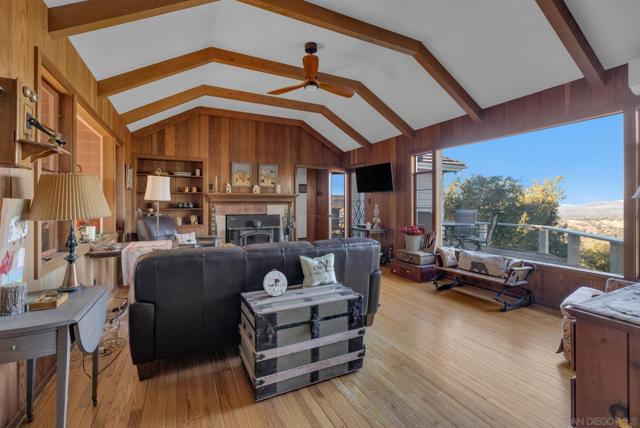 3306 Oak Grove, Julian CA: https://media.crmls.org/mediaz/38653914-3cd2-40e6-97c8-a590dfa06efd.jpg