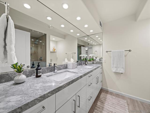 Image 34 of 60 For 1750 Avenida Del Mundo  404