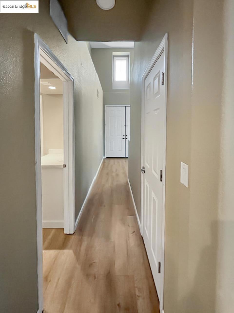 https://media.crmls.org/mediaz/3865ca0d-8d54-490f-8868-f0c505d5aac2.jpg?preset=X-Large