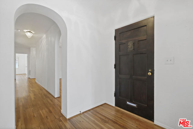 1143 S Rimpau Boulevard, Los Angeles CA: https://media.crmls.org/mediaz/386619f4-b1be-4a52-be8a-3d4d2685c0be.jpg