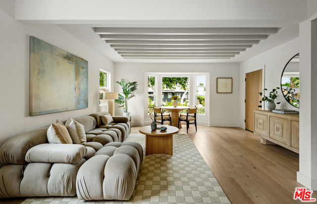 11840 Juniette Street, Culver City CA: https://media.crmls.org/mediaz/38666e24-4434-4d3e-b022-106cb6d734ec.jpg