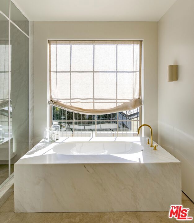 4209 Vantage Avenue, Studio City CA: https://media.crmls.org/mediaz/3866f2e8-0bcd-4c2b-a097-9f78ceb4c189.jpg