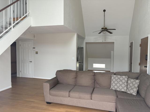 374 ORANGE AVE, Coronado CA: https://media.crmls.org/mediaz/3867522f-fc9e-4efe-9ae7-112a792b1e3a.jpg