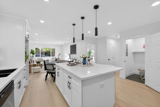 1150 Sevier Avenue, Menlo Park CA: https://media.crmls.org/mediaz/386790ef-8355-43b5-bed2-6369bb503eaa.jpg