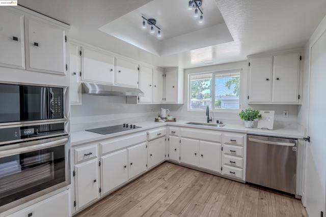 3354 S Francisco Way, Antioch CA: https://media.crmls.org/mediaz/3867a2b1-8b91-4611-9191-b55cf03ad2ec.jpg