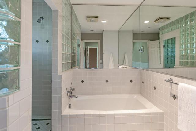 Image 21 of 65 For 14725 Live Oak Lane