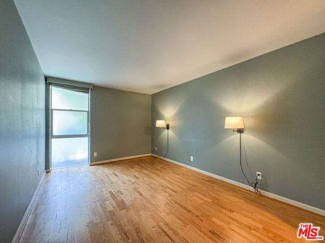2311 4th Street, Santa Monica CA: https://media.crmls.org/mediaz/38694526-d417-477d-8896-c374197889a7.jpg