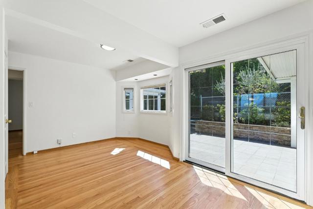 271 41st Avenue, San Mateo CA: https://media.crmls.org/mediaz/3869a482-906d-4c38-8bf5-6f6a05156808.jpg