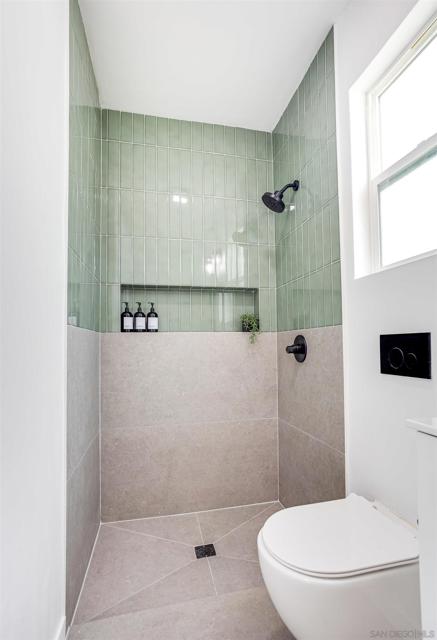 3831 Franklin Ave, San Diego CA: https://media.crmls.org/mediaz/3869c2e2-2499-4ad6-91d5-5a761dac176f.jpg