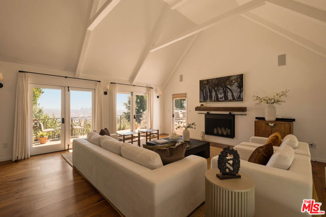 3 Bed Home for Sale in Los Angeles, California