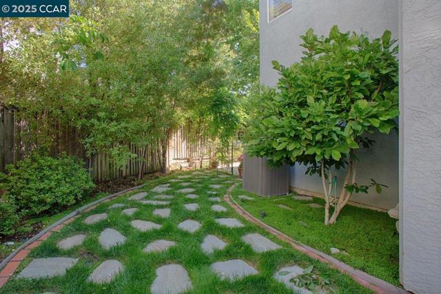 1409 Dumaine St, Concord CA: https://media.crmls.org/mediaz/386ad809-e369-4845-9e90-6d9f33c57c60.jpg
