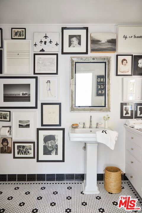 10999 Ojai Santa Paula Road, Ojai CA: https://media.crmls.org/mediaz/386ada1a-e157-49b4-a54c-382a0fff4e03.jpg