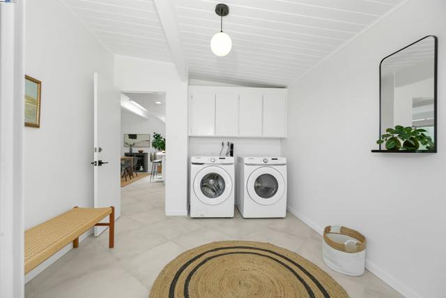 5893 Highwood Rd, Castro Valley CA: https://media.crmls.org/mediaz/386b2d47-2150-4c8b-a693-e65f5420d2cc.jpg