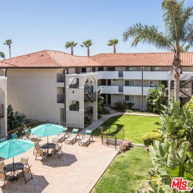 6600 Beachview Drive, Rancho Palos Verdes CA: https://media.crmls.org/mediaz/386b3507-15d9-44c9-b5fc-8f008767a05e.jpg