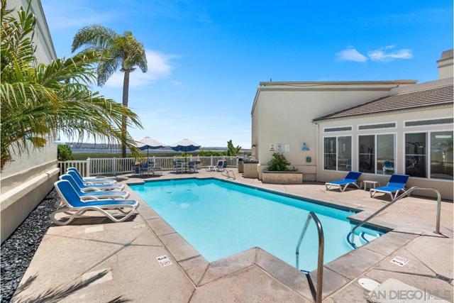 4007 Crown Point Drive, San Diego CA: https://media.crmls.org/mediaz/386b7ae8-5eb3-4bc6-97b0-c5d6436c1f61.jpg