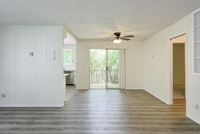 4800 Williamsburg Ln, La Mesa CA: https://media.crmls.org/mediaz/386bfb93-dcb3-4e5f-829b-5d4a59874eeb.jpg