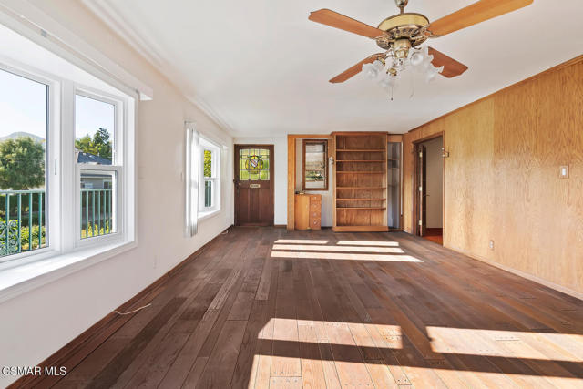 379 Greenway Avenue, Newbury Park CA: https://media.crmls.org/mediaz/386c16f6-b80b-4612-b3d1-4b48b7eb910d.jpg