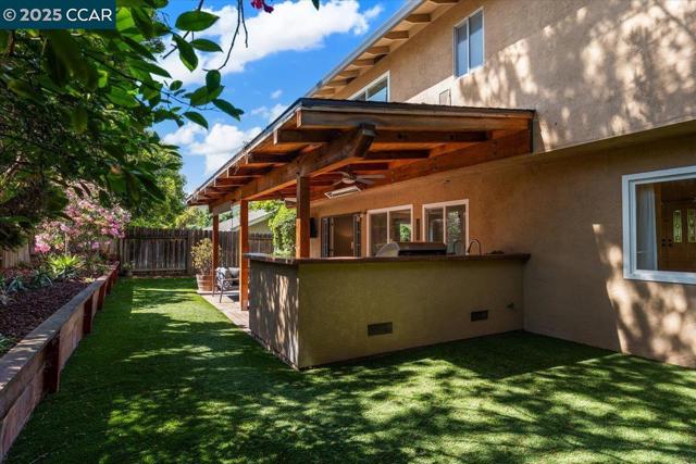 4536 Birch Bark Rd, Concord CA: https://media.crmls.org/mediaz/386c274d-520b-45a9-a2c7-1a77924c000f.jpg