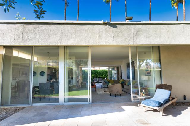 189 Desert Lakes Drive, Palm Springs CA: https://media.crmls.org/mediaz/386c29a6-3e76-4593-b68f-d02c3155f5e3.jpg