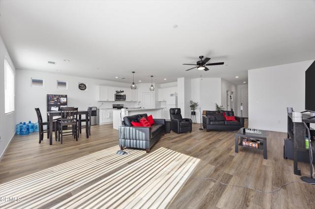 Detail Gallery Image 11 of 32 For 7811 Cuyama River St, Bakersfield,  CA 93311 - 4 Beds | 2/1 Baths