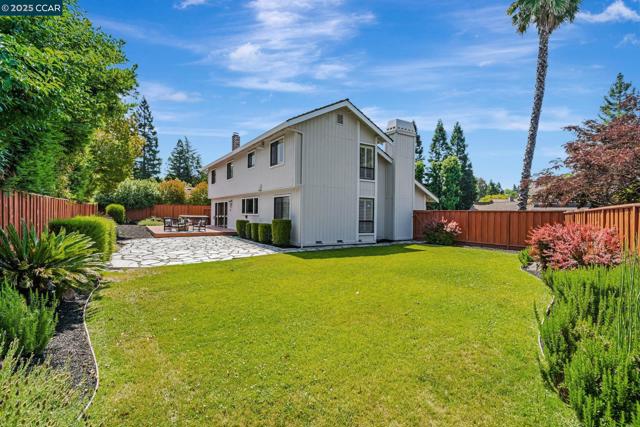 732 Graham Ct, Danville CA: https://media.crmls.org/mediaz/386cc1e0-5b4a-4661-8a41-af298cfaeaaf.jpg