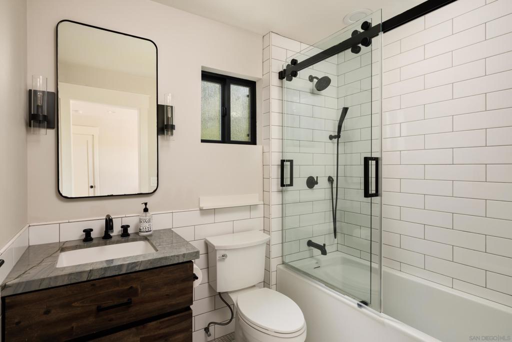 1185 Barcelona Dr - photo 18