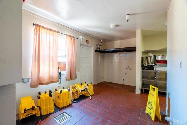 9780 Dunbar Ln Lane, El Cajon CA: https://media.crmls.org/mediaz/386dab19-0760-4fe3-b022-64fce5b41593.jpg