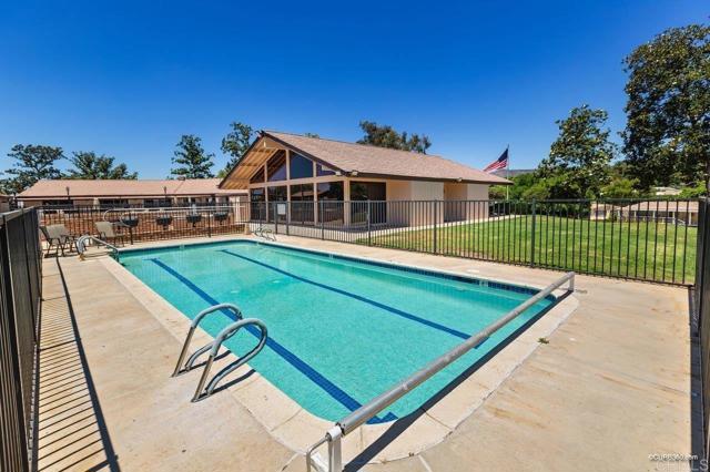 Detail Gallery Image 13 of 48 For 18218 Paradise Mountain Rd #220,  Valley Center,  CA 92082 - 3 Beds | 2 Baths