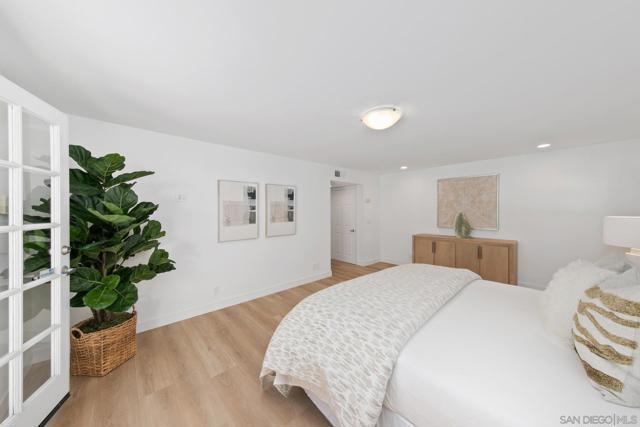 6937 Paseo Laredo, La Jolla CA: https://media.crmls.org/mediaz/386f7049-3300-4e70-9d9c-3adc228ec75d.jpg