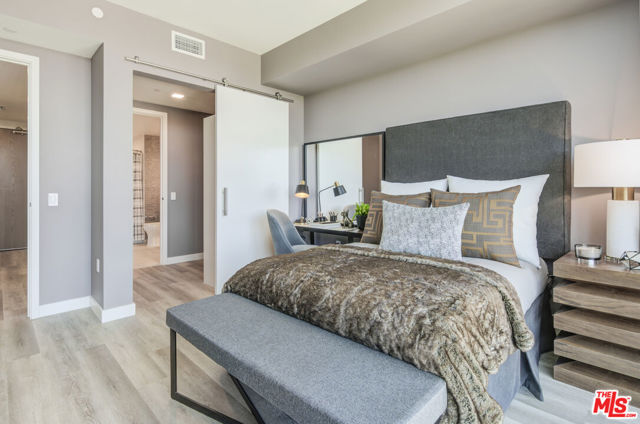 525 Olive Street, San Diego CA: https://media.crmls.org/mediaz/386f8e85-cd53-4e7e-a722-551ed4b80488.jpg