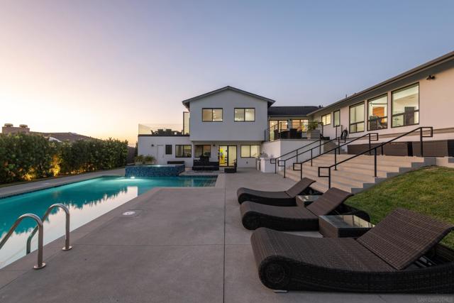 2641 Costebelle Dr, La Jolla CA: https://media.crmls.org/mediaz/386fa848-d1a9-4000-befa-8da542aad492.jpg