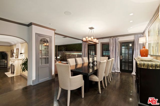 3300 N Knoll Drive, Los Angeles CA: https://media.crmls.org/mediaz/386fab30-f4ae-4658-9825-e465bf0340a4.jpg