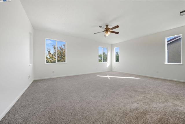 775 Sweetwood Ln, Patterson CA: https://media.crmls.org/mediaz/38701afa-7c62-4744-b6fd-980569bc9bfb.jpg