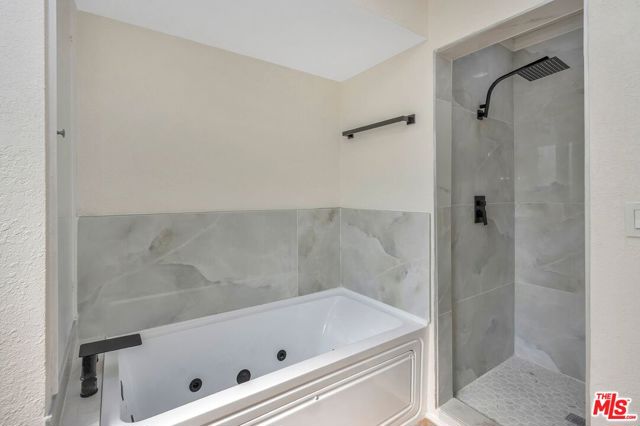 1084 W west Marshall Boulevard, San Bernardino CA: https://media.crmls.org/mediaz/387042b4-2025-4746-bb52-8ba608b4bb8a.jpg