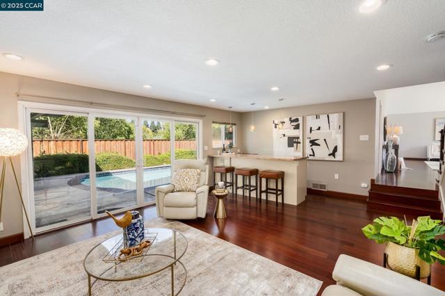 169 Larkwood Cir, Danville CA: https://media.crmls.org/mediaz/3870efe8-fac9-4087-b0d9-dd7606207e15.jpg