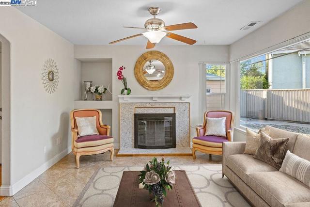 1429 BLUESAGE COURT, Tracy CA: https://media.crmls.org/mediaz/38717bef-0582-4f94-a643-82fb7315e364.jpg