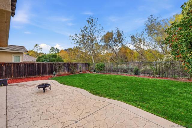 2923 Oro Blanco Cir, Escondido CA: https://media.crmls.org/mediaz/3871bf19-3461-4e58-ba06-1781957528a0.jpg