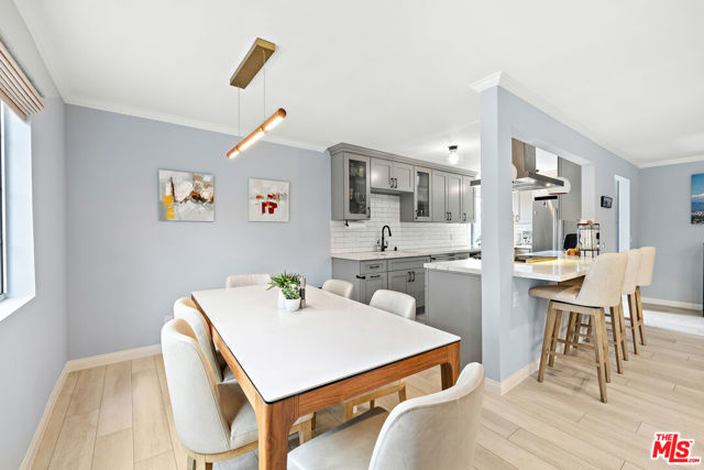 1228 14th Street, Santa Monica CA: https://media.crmls.org/mediaz/38720309-f49c-479d-b382-3090183a3cc6.jpg