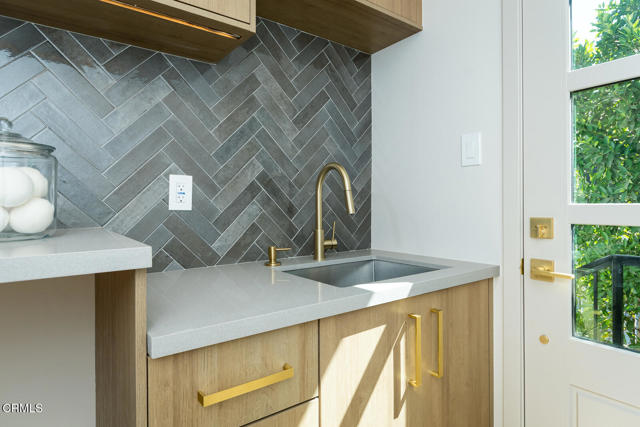 Detail Gallery Image 15 of 33 For 544 Pepper St, Pasadena,  CA 91103 - 4 Beds | 3/1 Baths