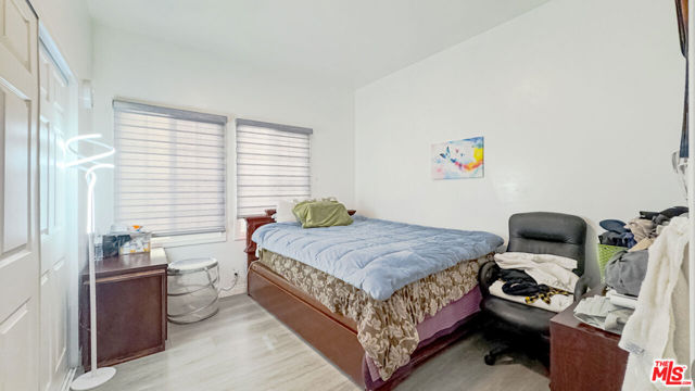 1207 S Harvard Boulevard, Los Angeles CA: https://media.crmls.org/mediaz/38721d0a-2cad-4727-aeaf-0a83e07e21c4.jpg