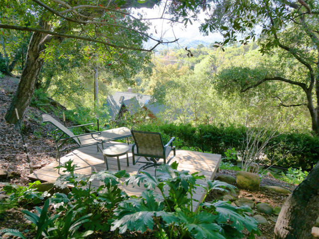 2442 Valley Meadow Drive, Oak View CA: https://media.crmls.org/mediaz/3872546d-0ea5-417b-b2fa-b4e62b0c2b50.jpg