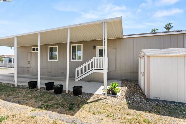 65 Pali, Pittsburg CA: https://media.crmls.org/mediaz/38725519-dc10-47b9-a463-a9a6e32267c1.jpg