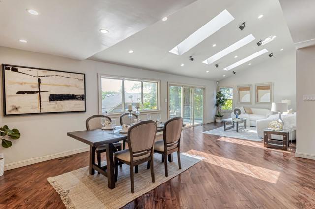 3119 Oak Knoll Drive, Redwood City CA: https://media.crmls.org/mediaz/38728be2-c8cb-4d55-be93-fa7ad8245046.jpg