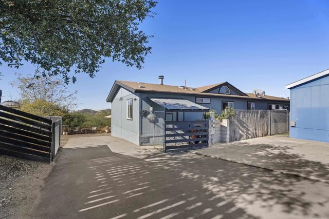 300 Thornton Dr, El Cajon CA: https://media.crmls.org/mediaz/3872fb35-502a-4604-ad89-dd3f4d728236.jpg