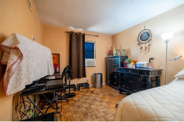 10181 Mayor Circle, San Diego CA: https://media.crmls.org/mediaz/38732926-6d68-40e0-9283-36411ddccfc7.jpg