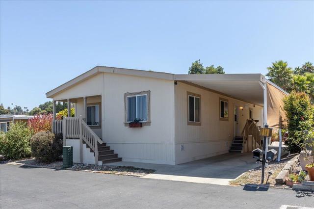 718 Sycamore Avenue, Vista CA: https://media.crmls.org/mediaz/387360a2-80a0-4464-ba0a-ffa00d434e01.jpg