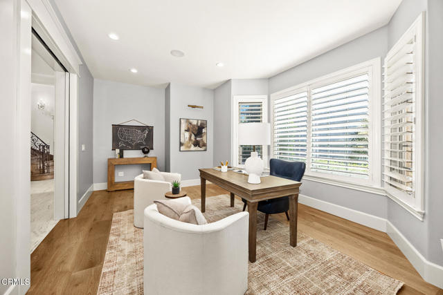 5008 La Canada Boulevard, La Canada Flintridge CA: https://media.crmls.org/mediaz/3873a896-cd64-4d54-bf1c-6290f53e410b.jpg