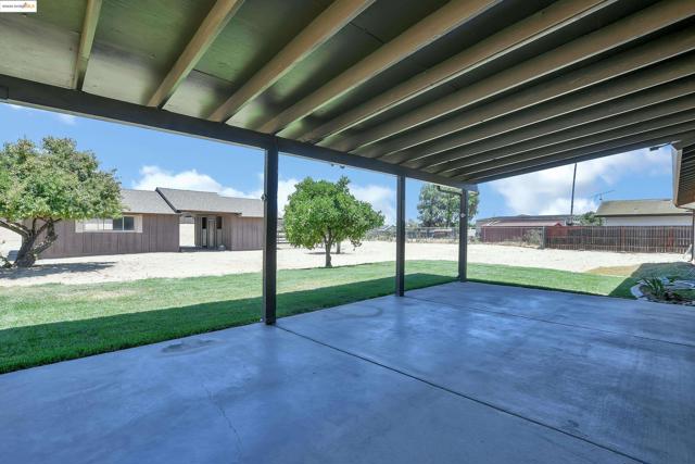 918 Carpenter Rd, Oakley CA: https://media.crmls.org/mediaz/3873e5c6-36b4-4dd6-b4aa-ff77e59d9ced.jpg
